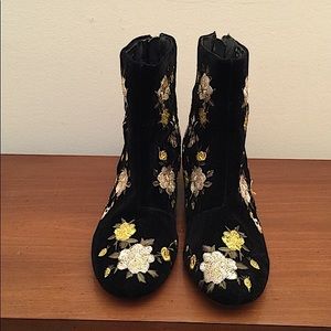 Topshop Like-New Embroidered Velvet Ankle Boots